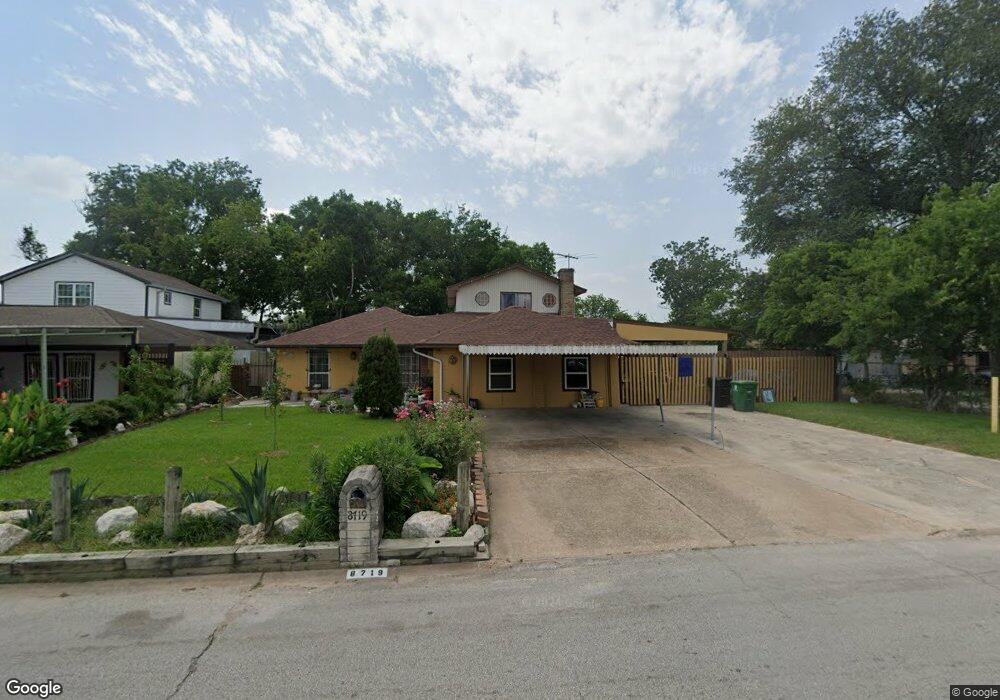 8719 Rutherford Ln, Houston, TX 77088 - photo 1