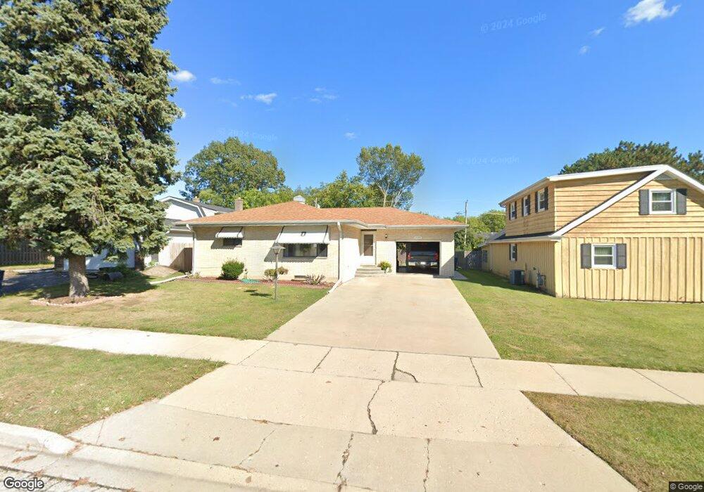 605 Baldwin Ave, Waukegan, IL 60085 - photo 1