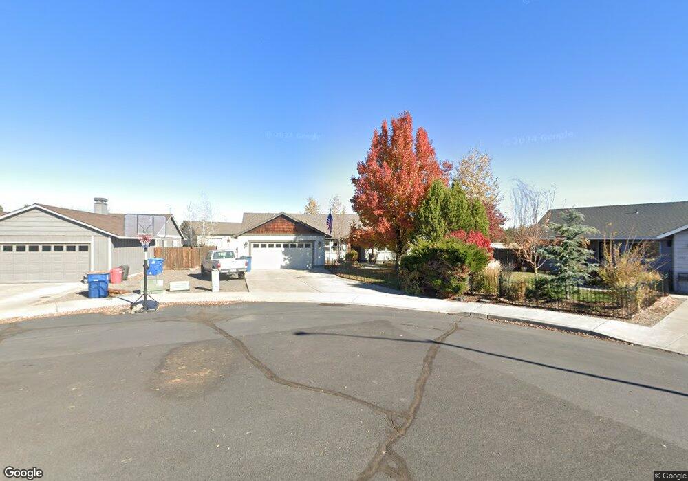 877 NE Oak Place, Redmond, OR 97756 - photo 1