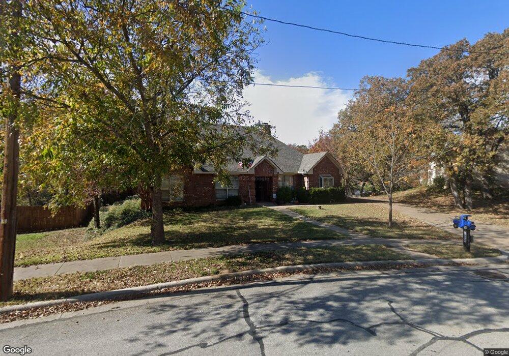 1229 Circle Ln, Bedford, TX 76022 - photo 1