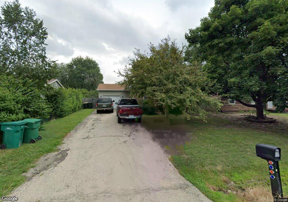 155 Skyline Dr, Carpentersville, IL 60110 - photo 1