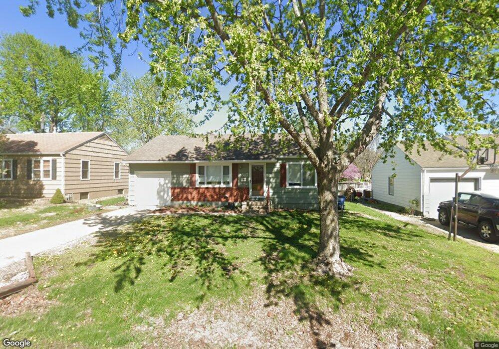 9517 Summit St, Lenexa, KS 66215 - photo 1