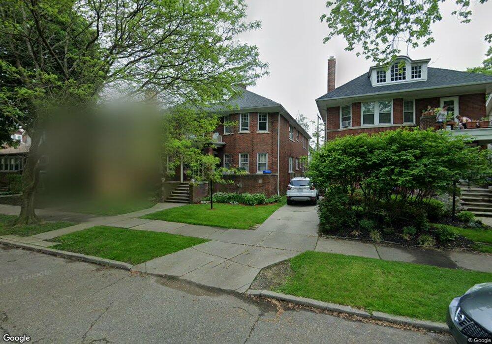 1019 Beaconsfield Ave, Grosse Pointe Park, MI 48230 - photo 1