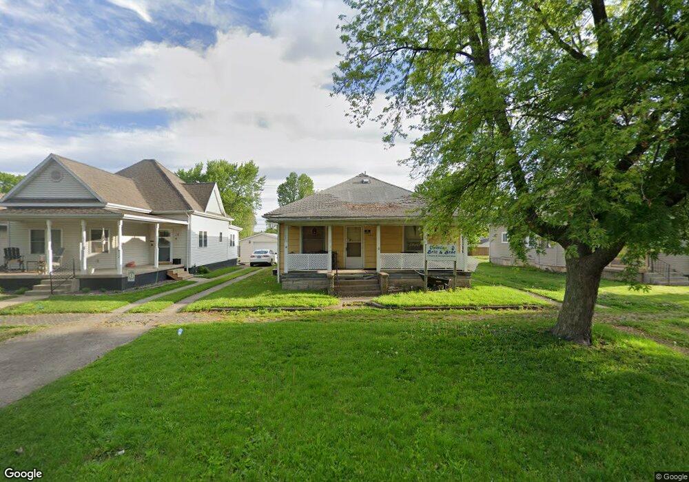 908 Broadway Ave, Mattoon, IL 61938 - photo 1