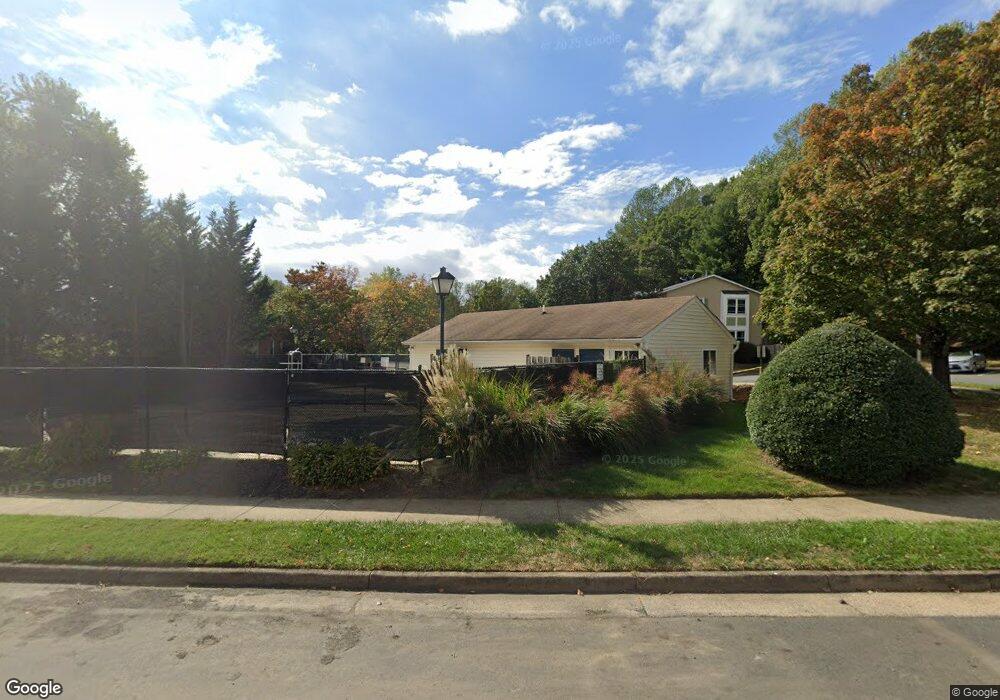 9527 Poplar Leaf Ct, Fairfax, VA 22031 - photo 1