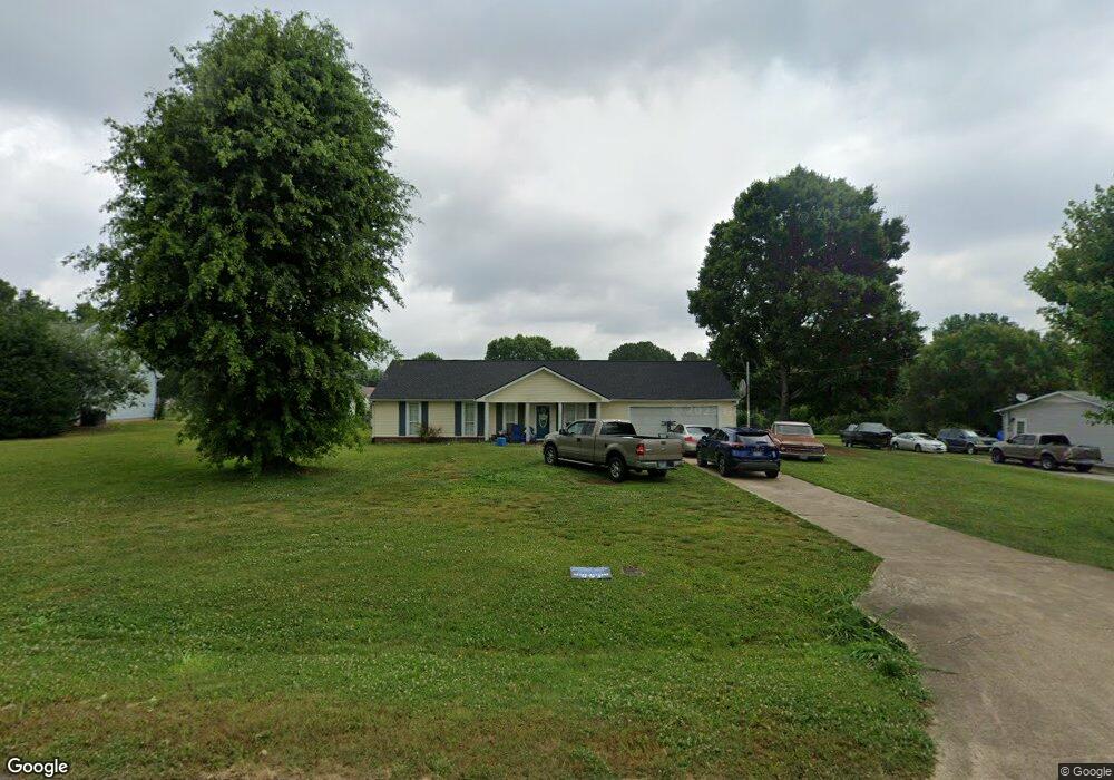 1403 Tower Dr, Columbia, TN 38401 - photo 1