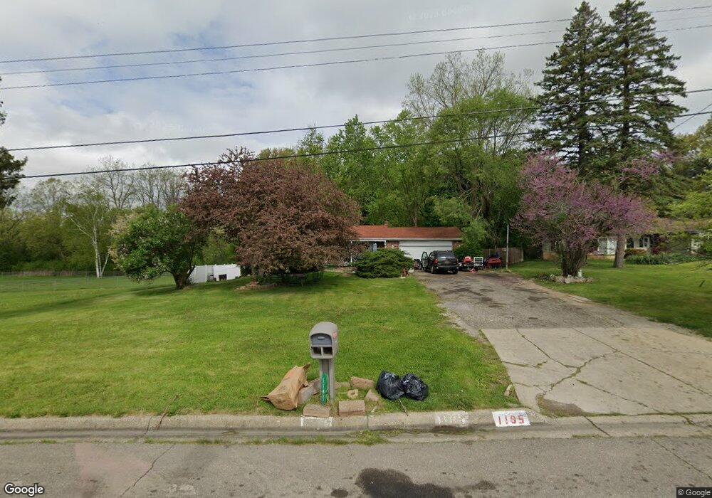 1185 Carter Dr, Flint, MI 48532 - photo 1