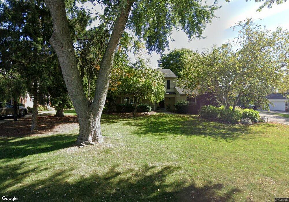 3239 E Breckenridge Ln, Bloomfield Hills, MI 48301 - photo 1