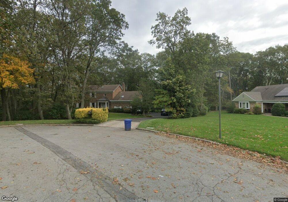 5 Redington Ct, Dix Hills, NY 11746 - photo 1