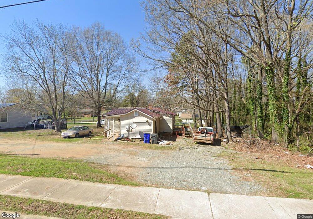 403 M l King jr Blvd, Siler City, NC 27344 - photo 1