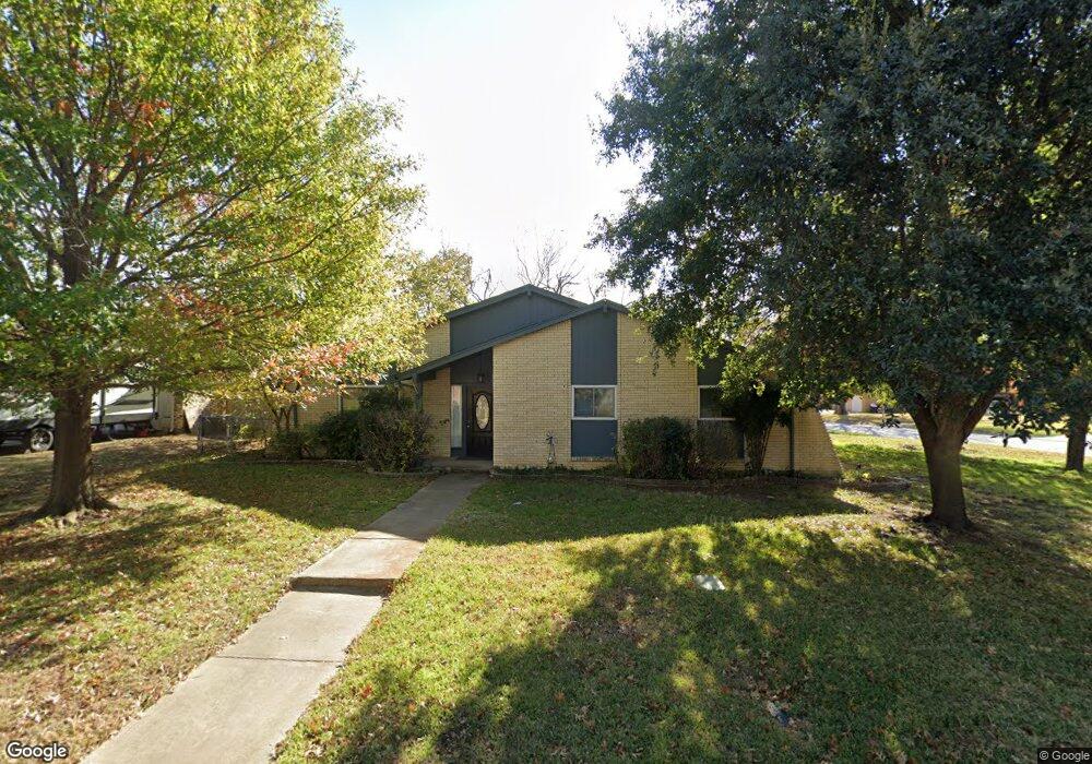 8700 Irongate Dr, North Richland Hills, TX 76182 - photo 1