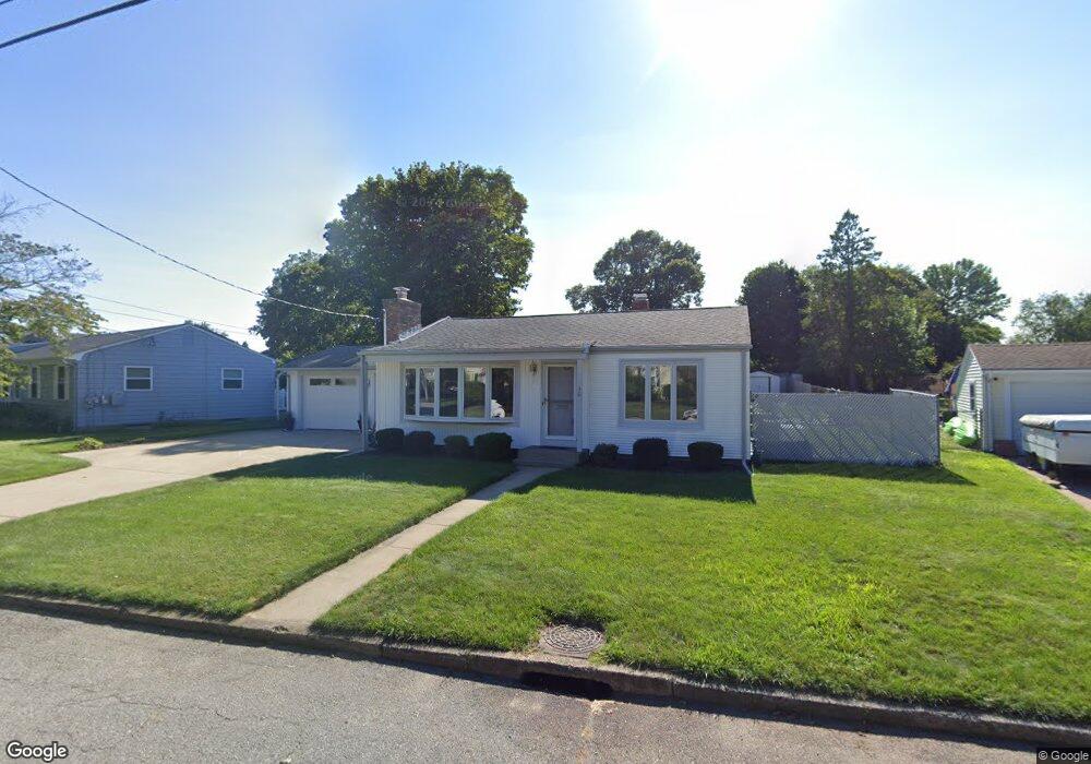 30 Meadowcrest Dr, Riverside, RI 02915 - photo 1