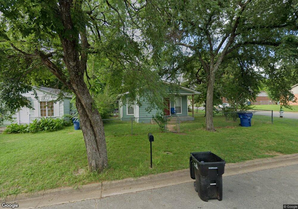 930 W Elm St, Denison, TX 75020 - photo 1