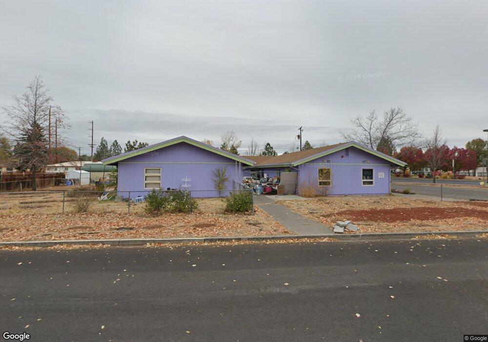 724 SW 14th St, Redmond, OR 97756 - photo 1