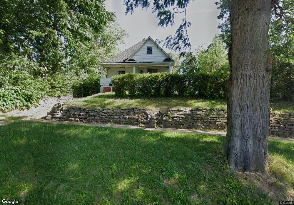 615 Davis Ave, Des Moines, IA 50315 - photo 1