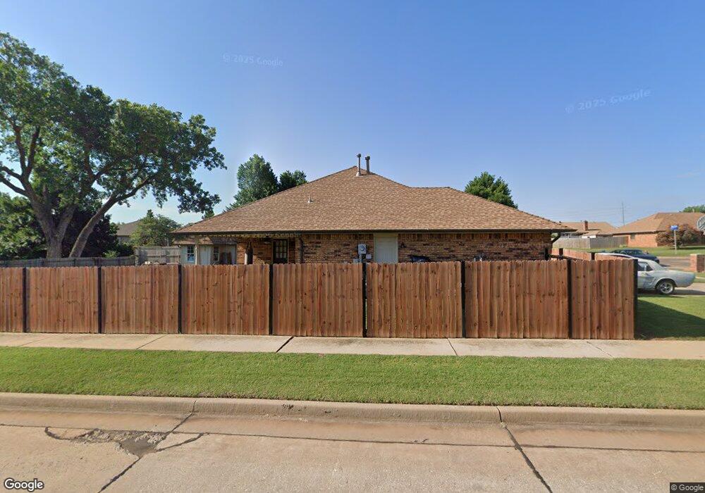 300 S Ramblin Oaks Dr, Moore, OK 73160 - photo 1