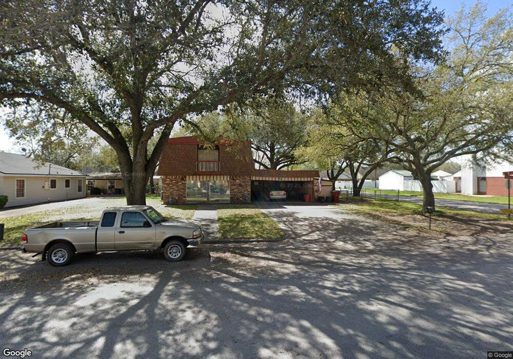 749 Clubside Dr, East Bernard, TX 77435 - photo 1