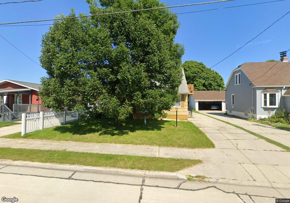 1231 S 32nd St, Manitowoc, WI 54220 - photo 1