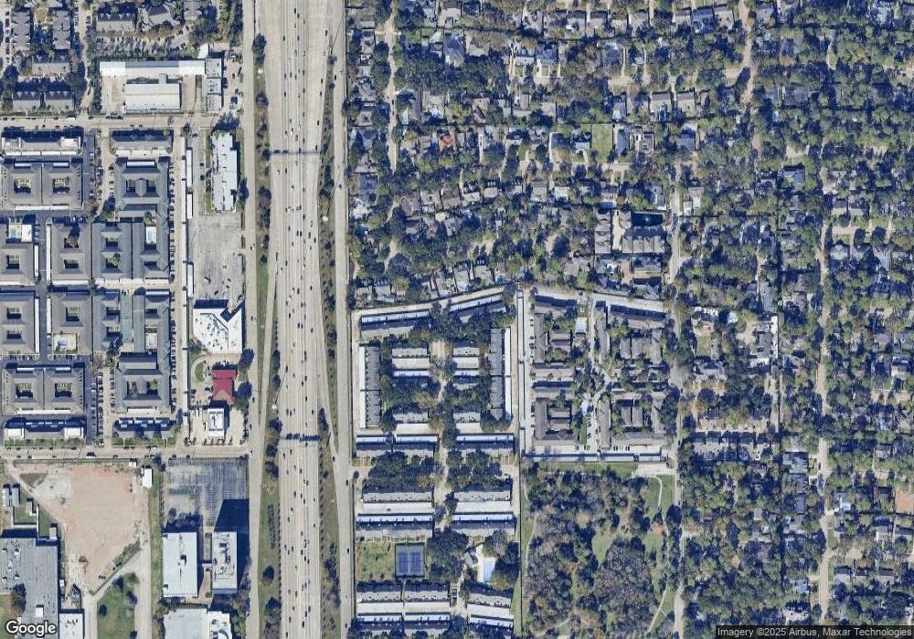 10236 Longmont Dr unit 50, Houston, TX 77042 - photo 1