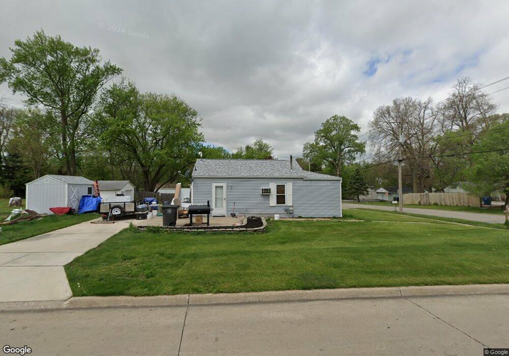 245 E Payton Ave, Des Moines, IA 50315 - photo 1