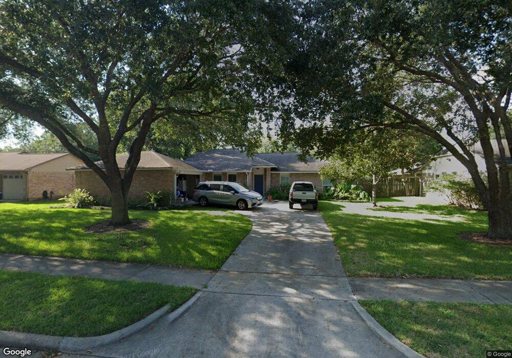 1311 Piney Woods Dr, Friendswood, TX 77546 - photo 1