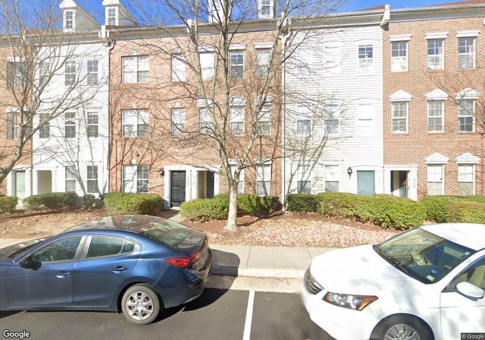 22725 Thimbleberry Square unit 101, Ashburn, VA 20148 - photo 1