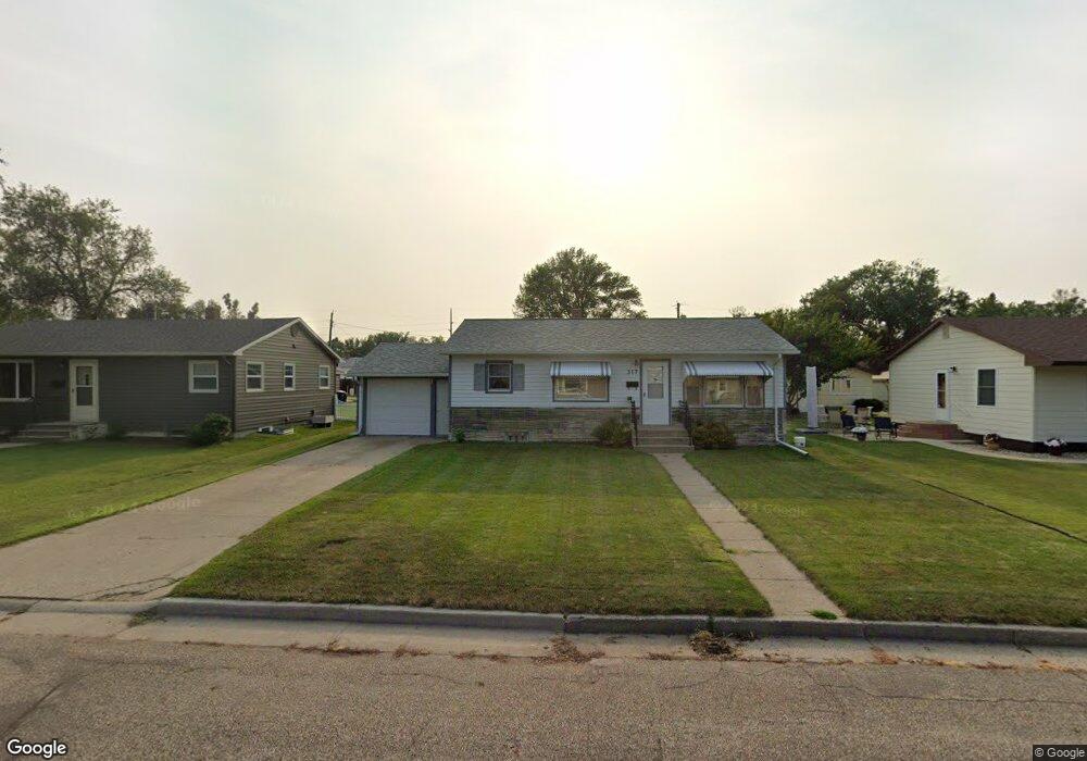 317 13th Ave NE, Jamestown, ND 58401 - photo 1