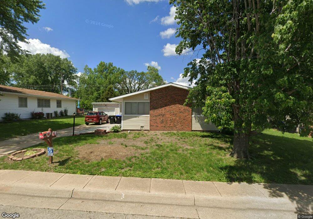 1610 SW Clearview Ln, Topeka, KS 66619 - photo 1