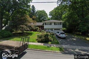 19 Vivian Ln, Closter, NJ 07624
