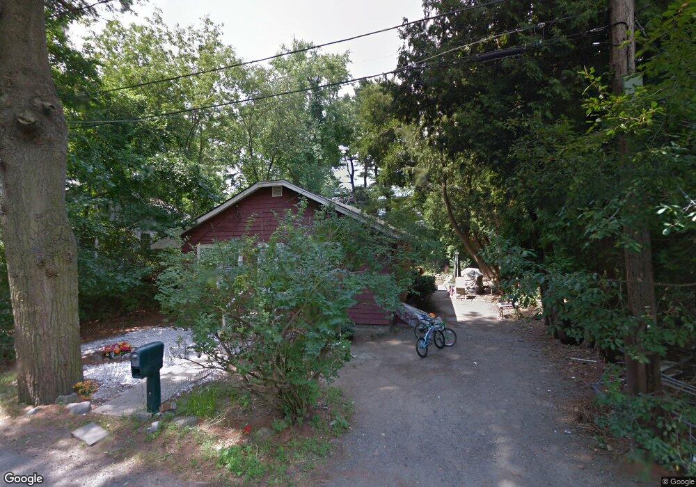 8 Moulton Ave, Stoneham, MA 02180 - photo 1