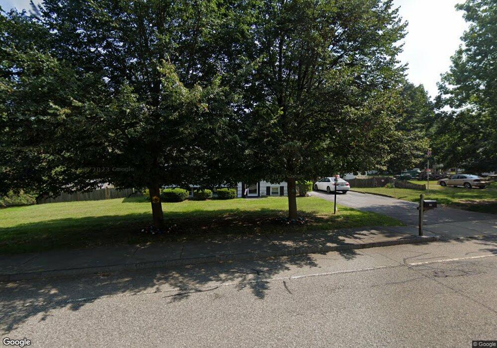 693 Pond St, Franklin, MA 02038 - photo 1