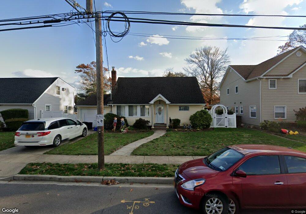 14 Hull St, Oceanside, NY 11572 - photo 1