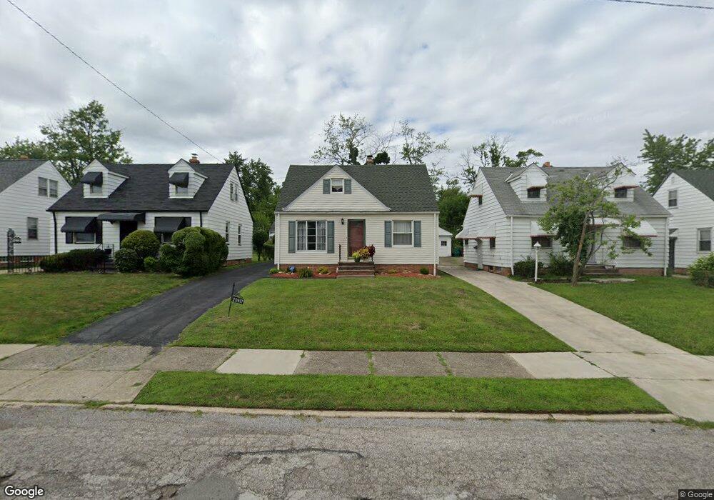 20817 Franklin Rd, Maple Heights, OH 44137 - photo 1