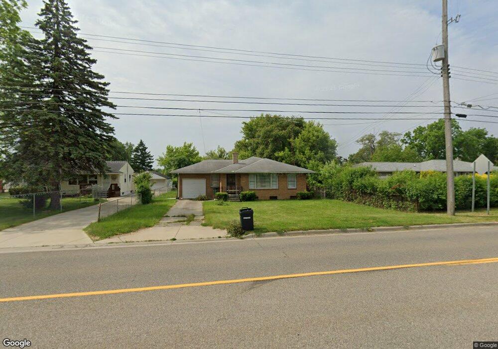 1150 E Coldwater Rd, Flint, MI 48505 - photo 1