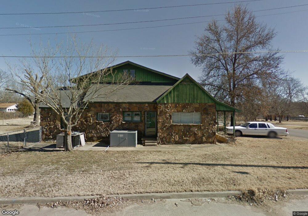 1612 W Ragan St, Henryetta, OK 74437 - photo 1