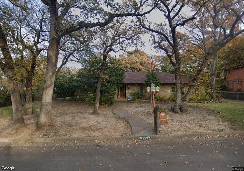 1409 Woodridge Cir, Euless, TX 76040 - photo 1