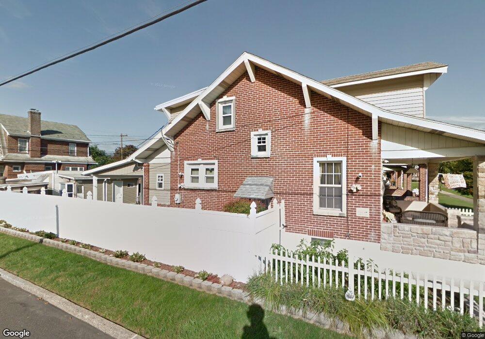 1528 S Race St, Allentown, PA 18103 - photo 1