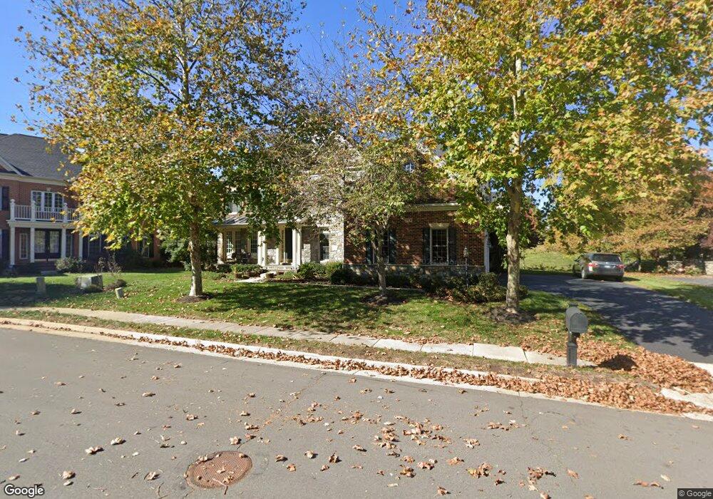 25721 Summerbank Ct, Chantilly, VA 20152 - photo 1