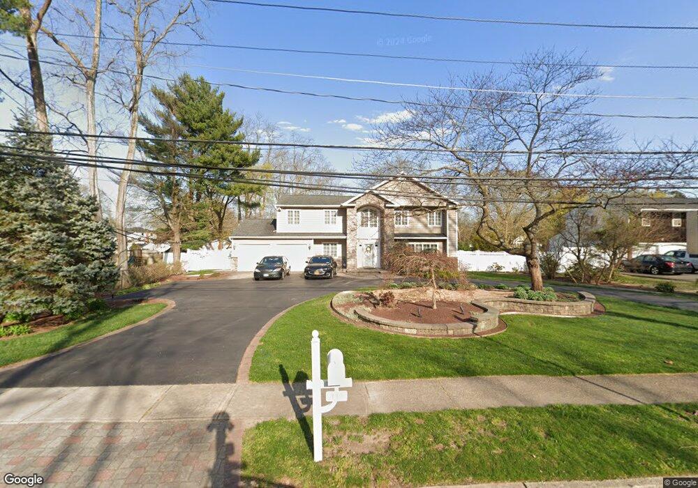 117 Harned Rd, ComMacK, NY 11725 - photo 1