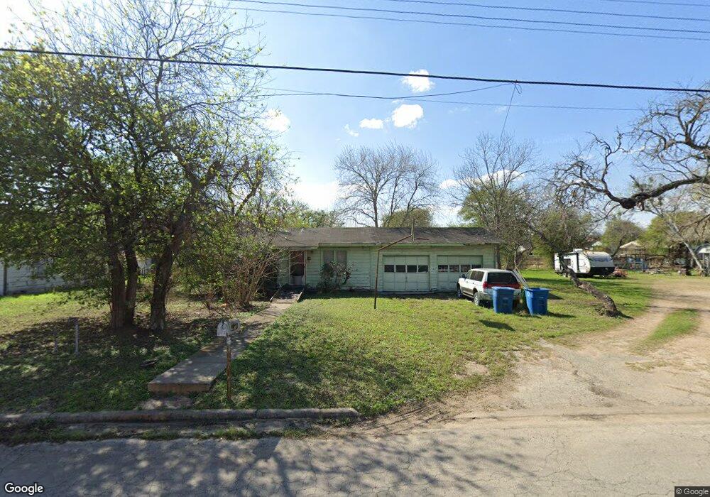 1303 N Avenue D, Beeville, TX 78102 - photo 1