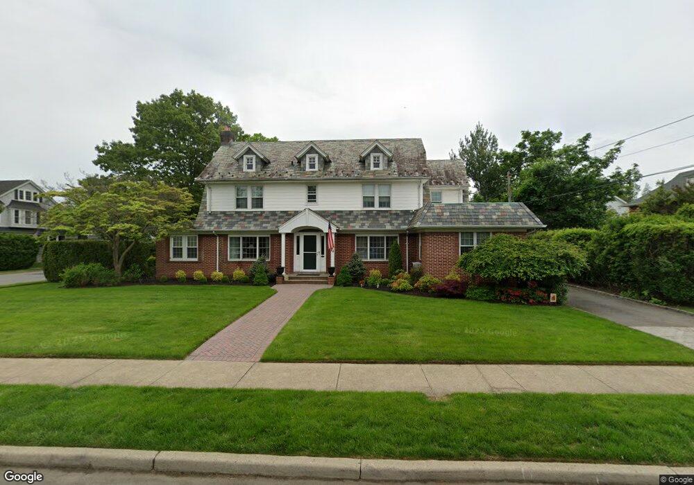 116 Salisbury Ave, Garden City, NY 11530 - photo 1