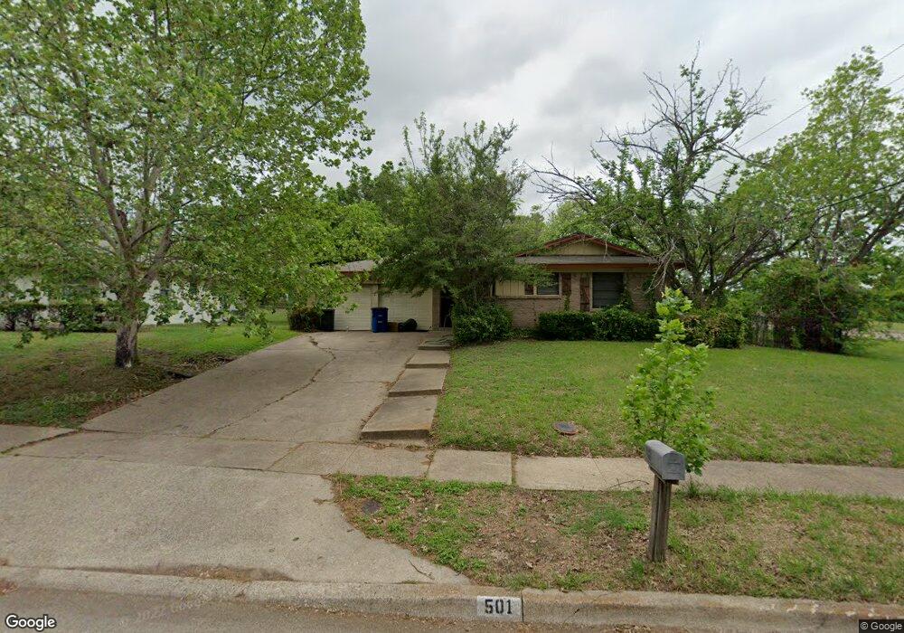 501 Lakeshore Dr, Ennis, TX 75119 - photo 1