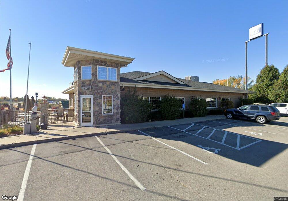 1425 W 19th St S, Newton, IA 50208 - photo 1