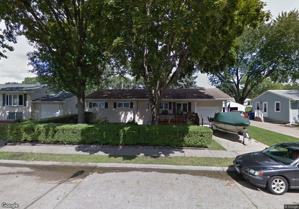2020 W 35th St, Davenport, IA 52806 - photo 1