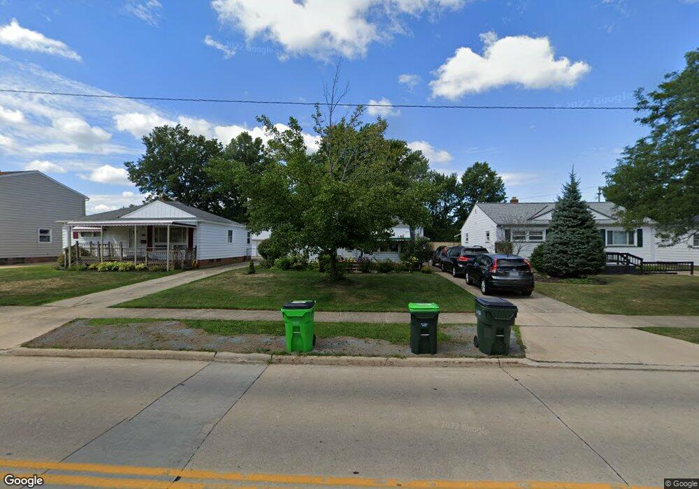 1724 Rush Rd, Wickliffe, OH 44092 - photo 1