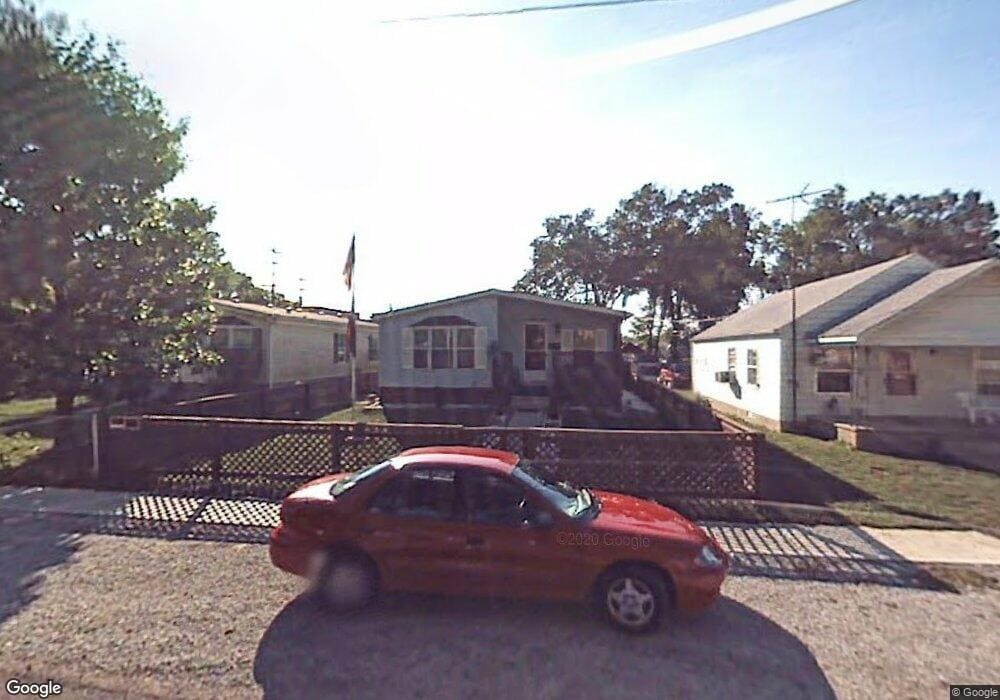 362 N Mapleton St, Columbus, IN 47201 - photo 1