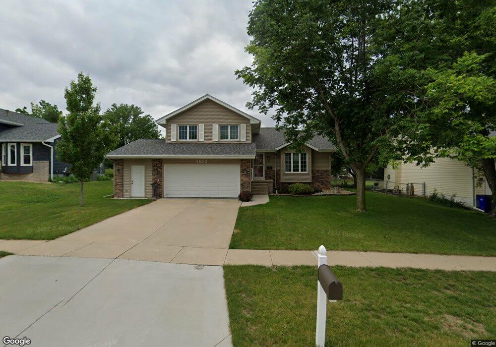 4622 Pearl Ave NW, Cedar Rapids, IA 52405 - photo 1