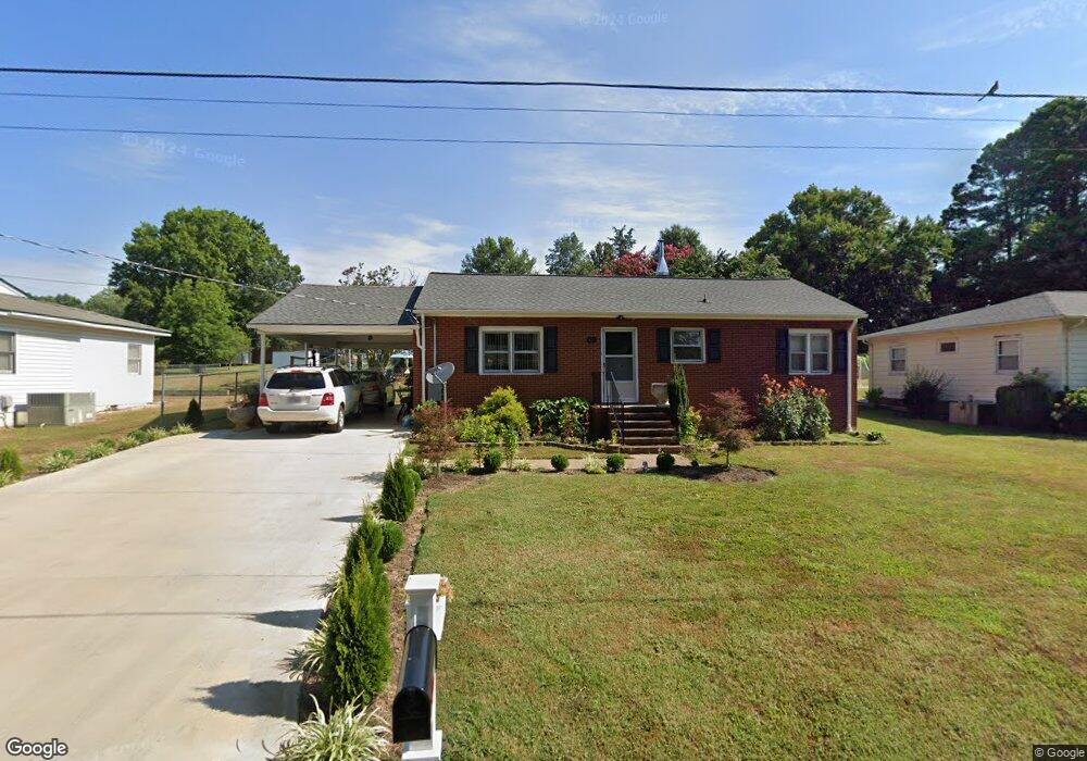 321 Greenlawn Dr, Asheboro, NC 27203 - photo 1