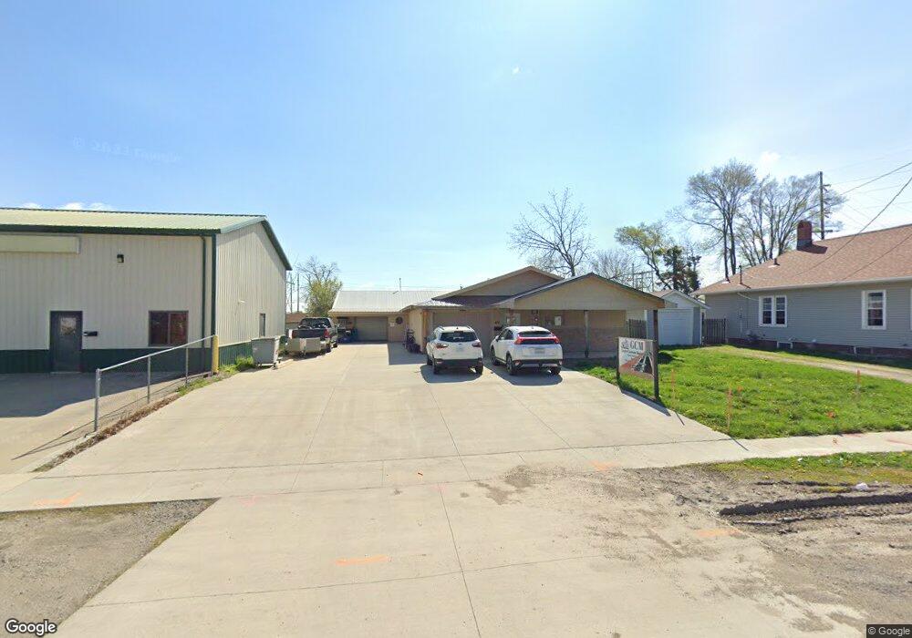 412 W 8th St N, Newton, IA 50208 - photo 1