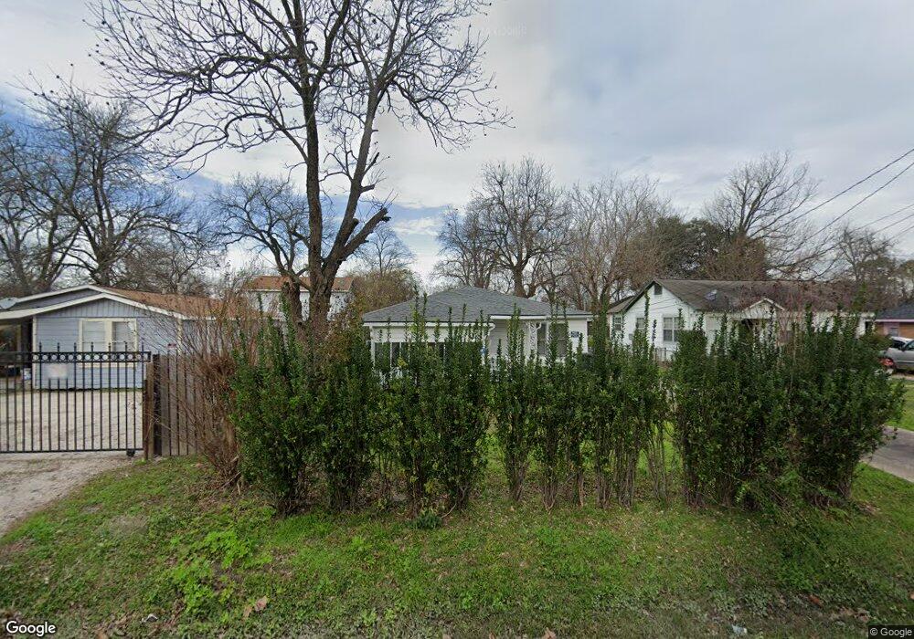 3105 Melbourne St, Houston, TX 77026 - photo 1